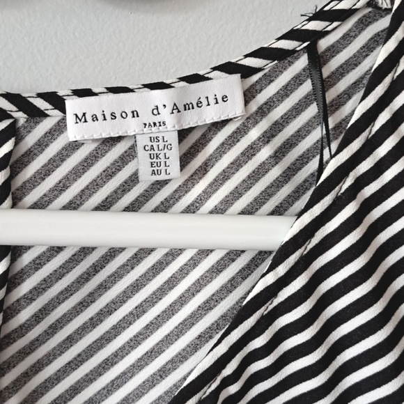 NWOT Black and White Striped Blouse - Picture 2 of 9